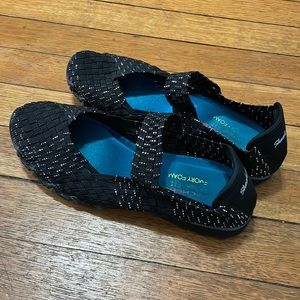Sketchers Relaxed Fit Memory Foam Walking Shoe